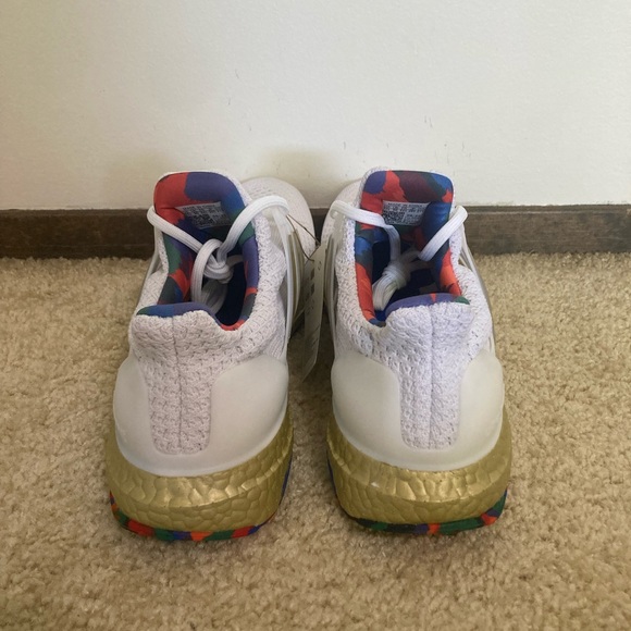 Adidas Ultraboost 5.0 DNA. Womens 11.5, Men’s 10.5 - Picture 4 of 13